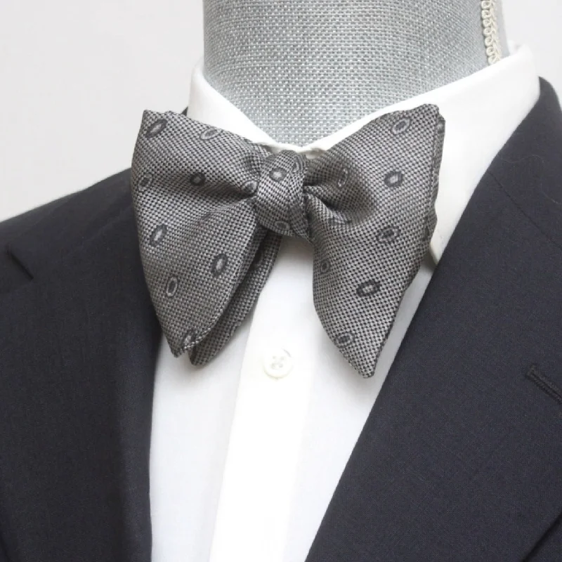 Men's tie with a chic modern pattern-Big Butterfly Grey Ornament Silk Bow Tie