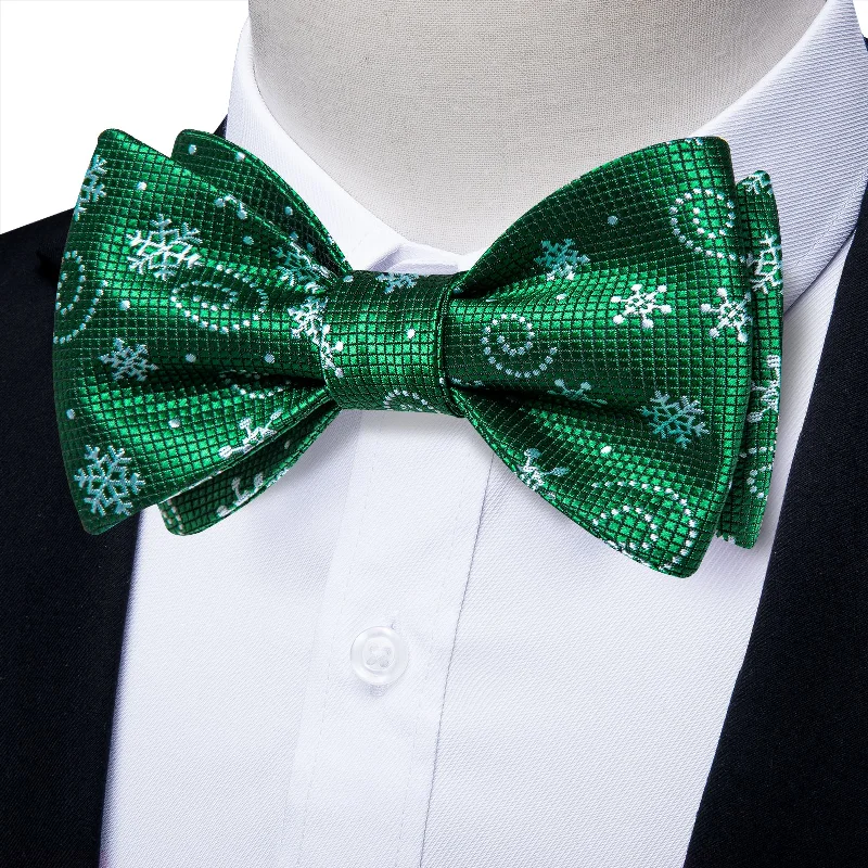 Men's classic tie for the office-Christmas Snowflake Green Solid Self-Bowtie Pocket Square Cufflinks Set