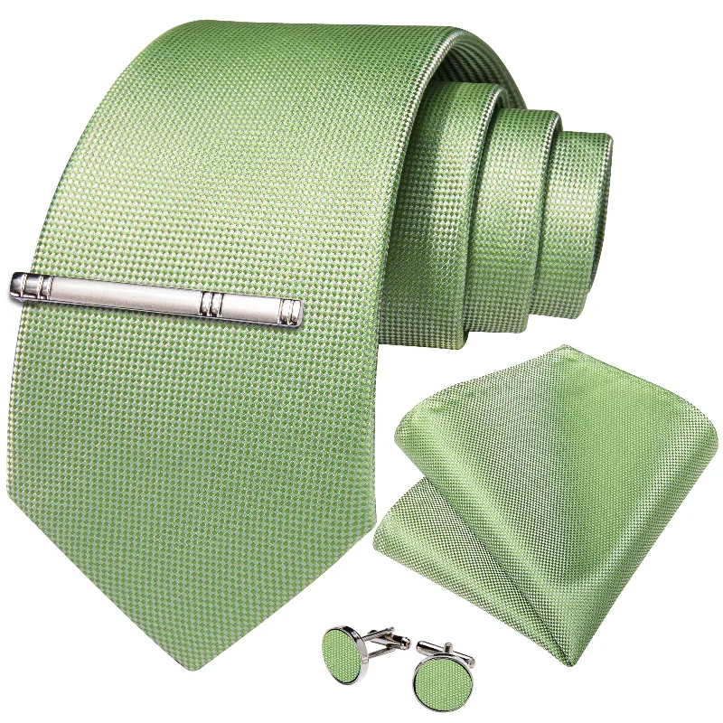 Elegant men's tie with solid color-Green Solid Men's Tie Handkerchief Cufflinks Clip Set