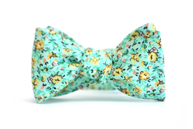 Men's tie with a touch of gold-Mint Green Floral Self-Tie Bow Tie