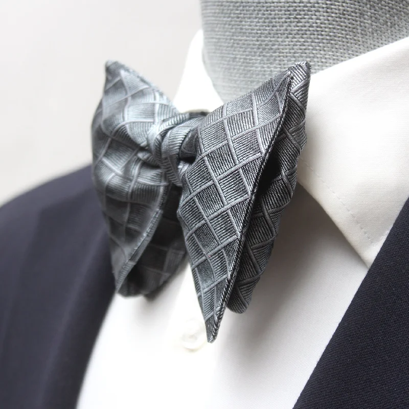 Men's bow tie vs necktie-Grey Big Butterfly Silk Bow Tie