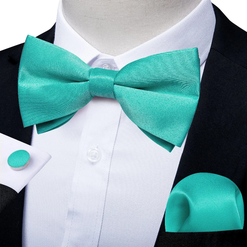 Men's tie with a chic modern pattern-Mint Green Satin Men's Pre-Bowtie Pocket Square Cufflinks Set